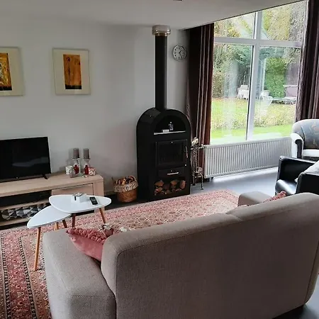 Vrijstaande Recreatievilla Met Ruime Omheinde Tuin Posterholt