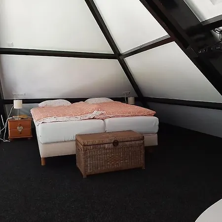 Vrijstaande Recreatievilla Met Ruime Omheinde Tuin Posterholt