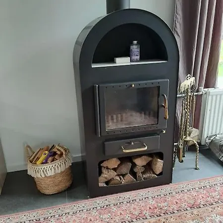 Vrijstaande Recreatievilla Met Ruime Omheinde Tuin