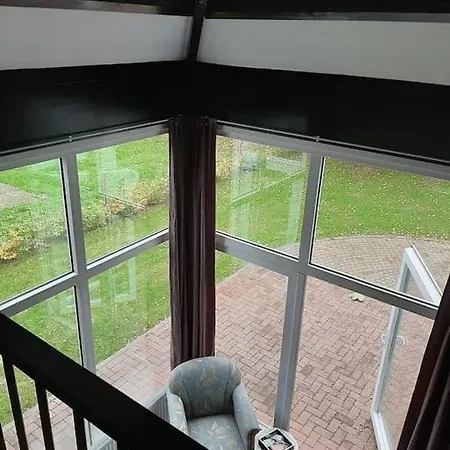 Vrijstaande Recreatievilla Met Ruime Omheinde Tuin