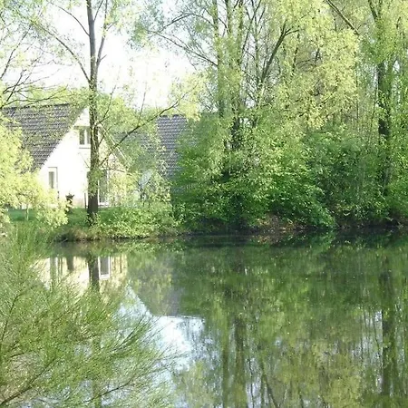 Vrijstaande Recreatievilla Met Ruime Omheinde Tuin Posterholt