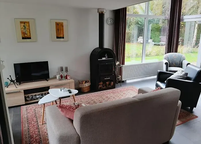 Vrijstaande Recreatievilla Met Ruime Omheinde Tuin Posterholt