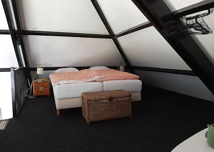 Vrijstaande Recreatievilla Met Ruime Omheinde Tuin Posterholt