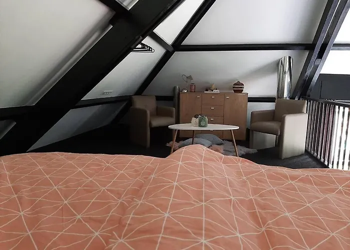 Vrijstaande Recreatievilla Met Ruime Omheinde Tuin *