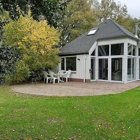 Vrijstaande Recreatievilla Met Ruime Omheinde Tuin Holiday home Posterholt